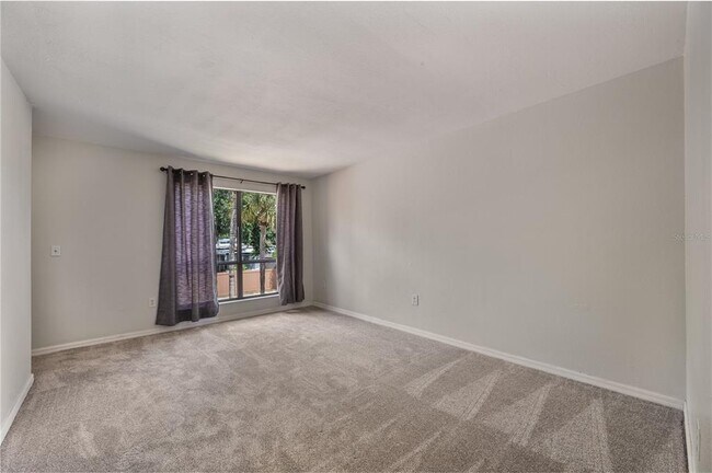 Building Photo - 1836 N Crystal Lake Dr