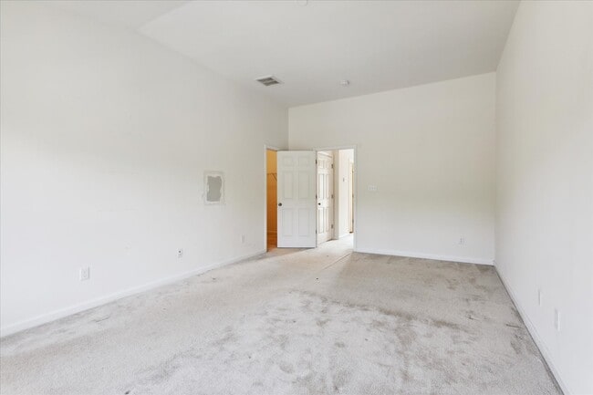 Building Photo - 132 Daybeacon St