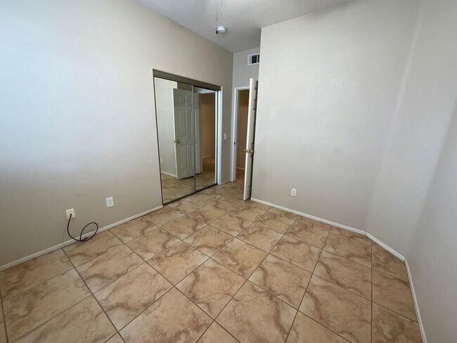 Building Photo - 39769 Candy Apple Way