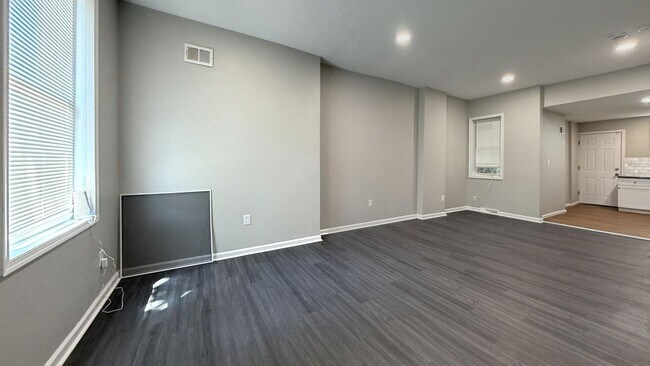 Building Photo - Move-In Ready 3BR Row Home in North Philly – Updated Kitchen & Bath