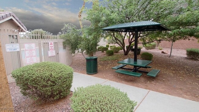 Building Photo - 8615 Little Fox St