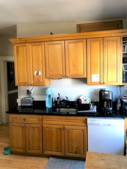 Building Photo - 19 Arden St