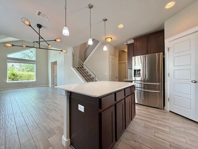 Building Photo - 5404 Bonneville Bend
