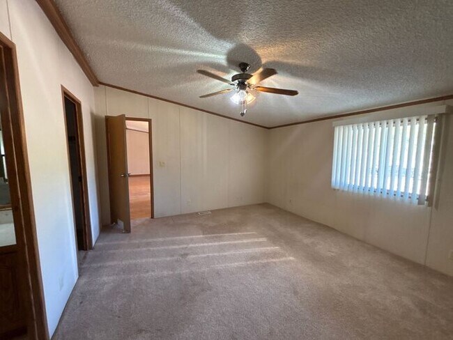Building Photo - READY TO VIEW NOW! Adorable 3 Bed 2 Bath Home in New River NO HOA