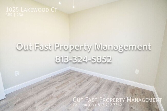 Building Photo - 1025 Lakewood Ct