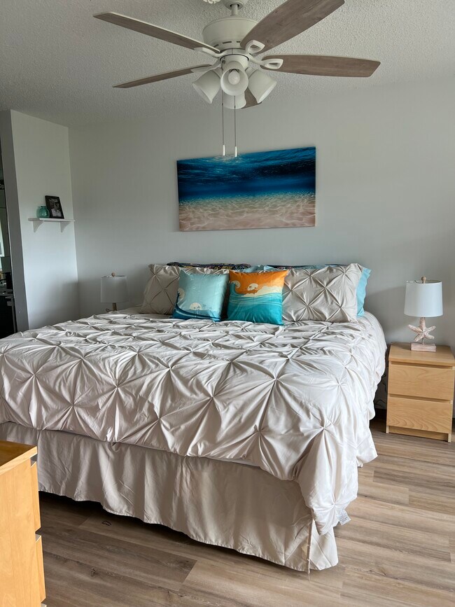 Building Photo - 6180 Sun Blvd