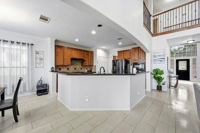 Building Photo - 14403 Lakepointe Bend Ln