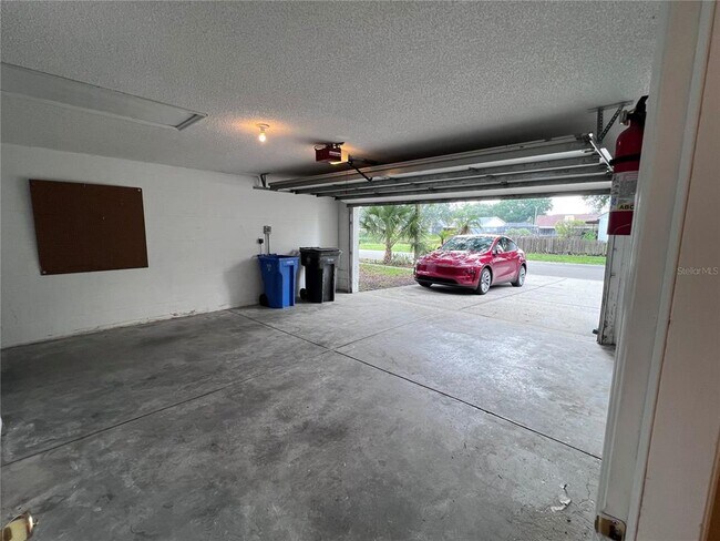 Building Photo - 9673 Fox Hearst Rd