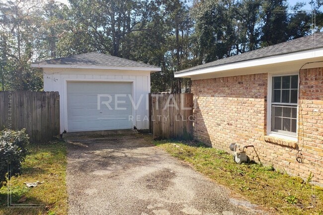 Building Photo - Beautiful 4 Bed 2 Bath Home in Daphne!!