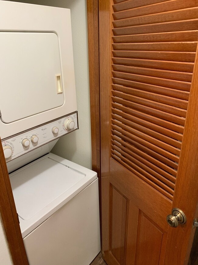 Building Photo - Los Caballeros #119-A