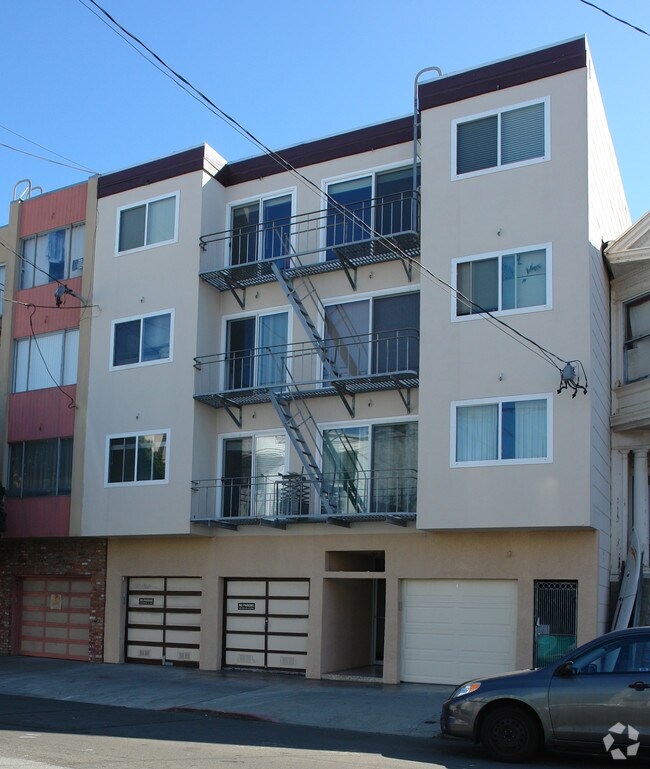 Primary Photo - 562 6th Ave
