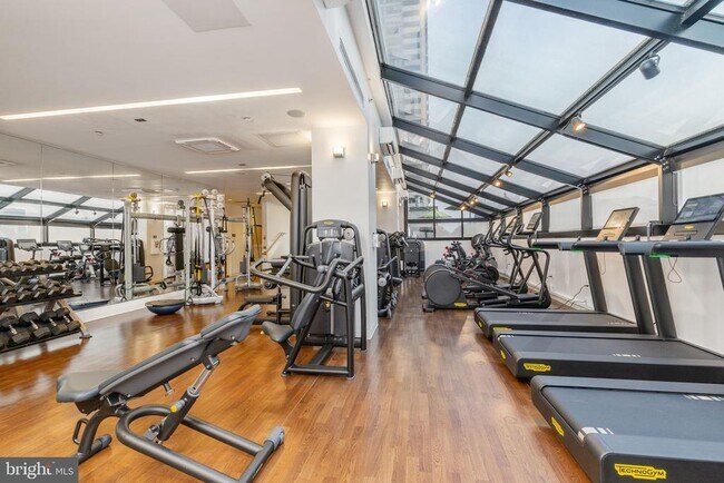 Building Photo - 210 W Rittenhouse Square