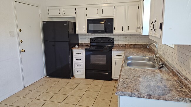 Building Photo - 1003 N 4th St