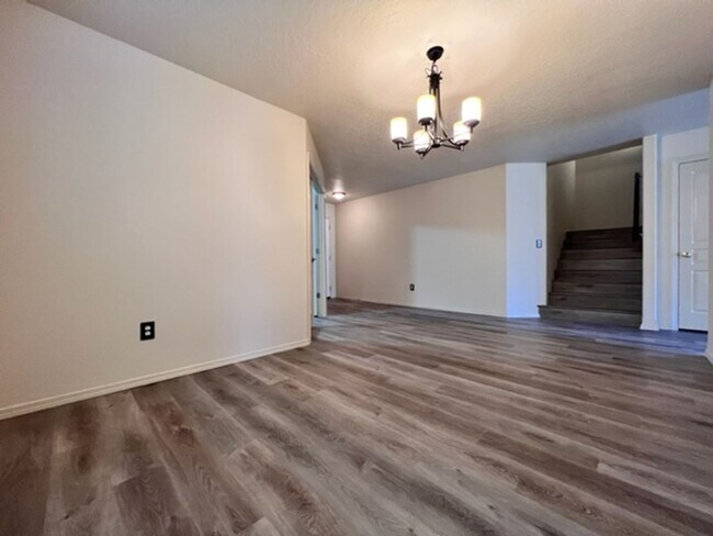 Building Photo - 4448 N Heritage Wds Wy