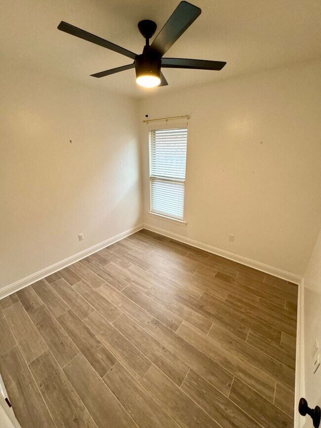 Building Photo - Willow Heights Home!