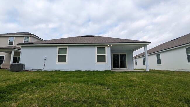 Building Photo - 96 Zancara St