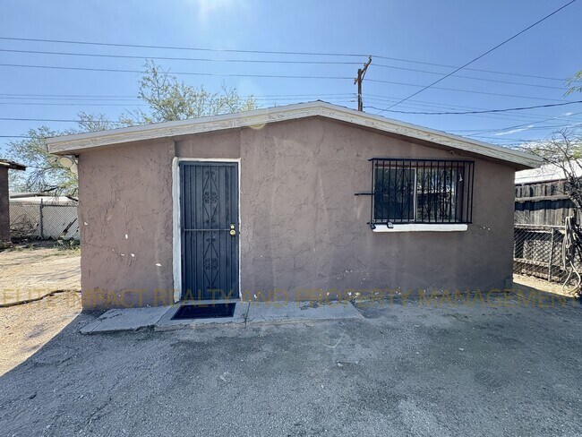 Primary Photo - 425 W Columbia St