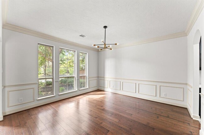 Building Photo - 3 N Beech Springs Cir