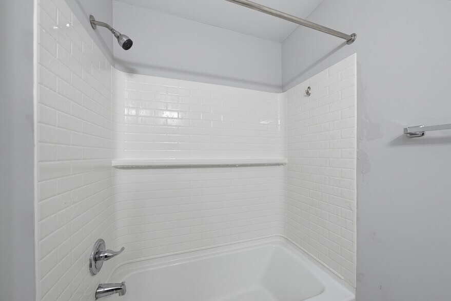 Second Bathroom - 2030 Quaker Landing