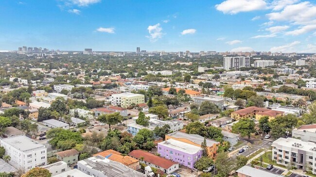 Building Photo - 1554 SW 5th St