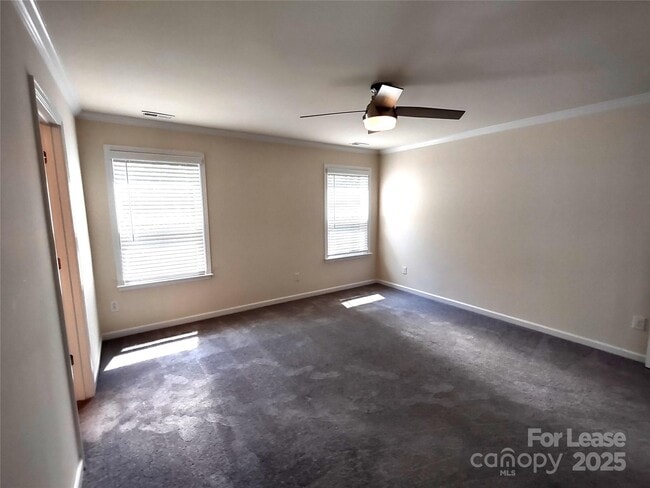 Building Photo - 7135 Thornrose Dr