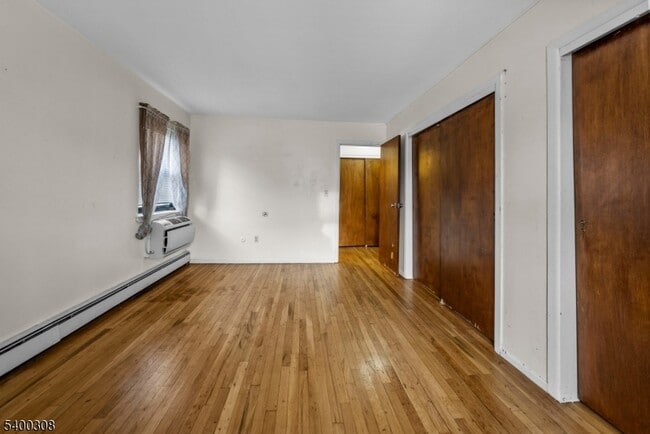 Building Photo - 401 US-22