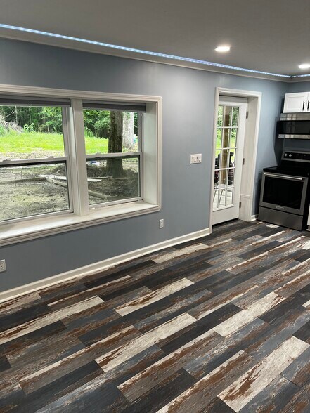 Building Photo - 289 Fox Trl