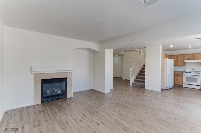 Building Photo - 11032 African Sunset St