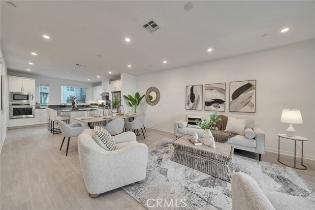 Building Photo - 120 Schick
