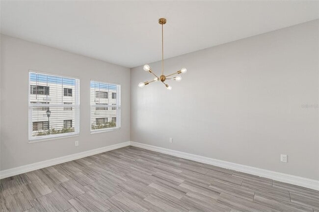 Building Photo - 4921 W Paul Ave