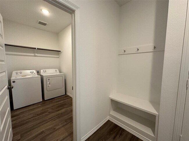 Building Photo - 25628 Microstar Wy
