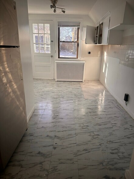 Building Photo - 46 Pierce St