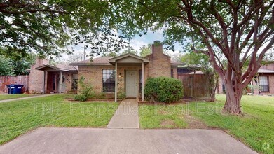 Building Photo - 616 San Saba Ct