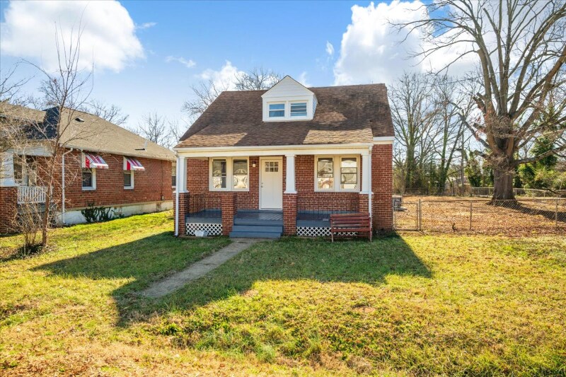 Building Photo - 1401 Byron St