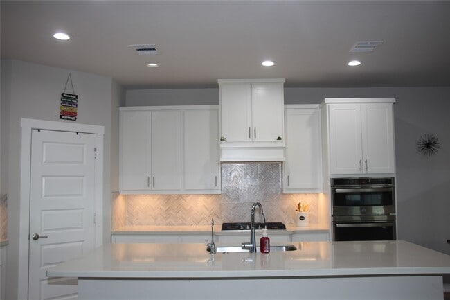 Building Photo - 29251 Pikes Peak Dr
