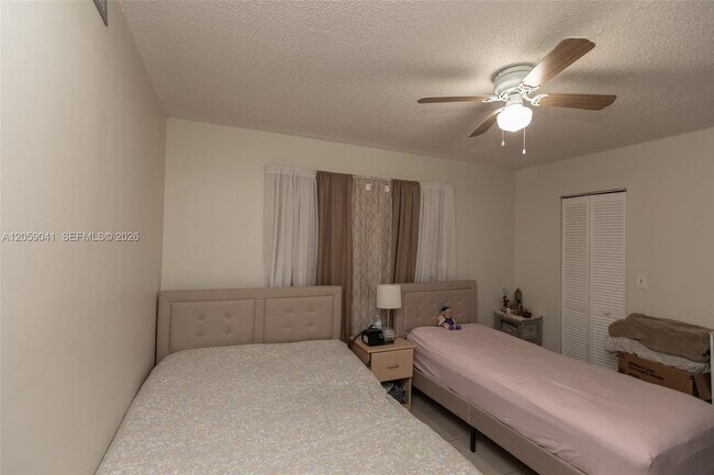 Building Photo - 10425 SW 112th Ave