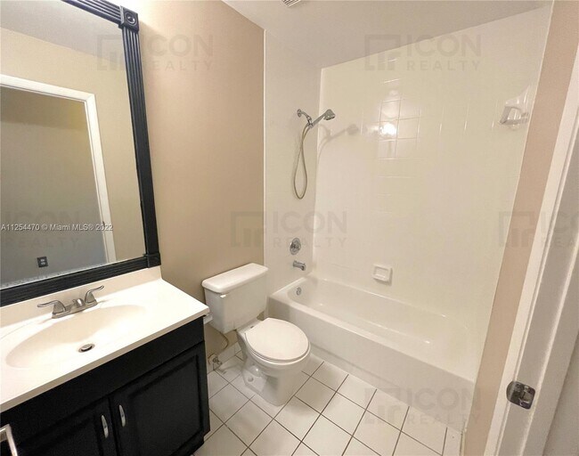 Building Photo - 8135 Southgate Blvd