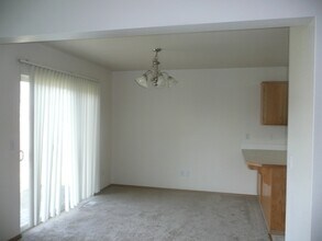 Building Photo - Wonderful 3 Bedroom, 2 1/2 Bath, 2 Story Home!