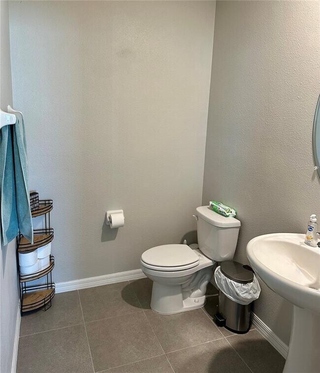 Building Photo - 32860 Brooks Hawk Ln