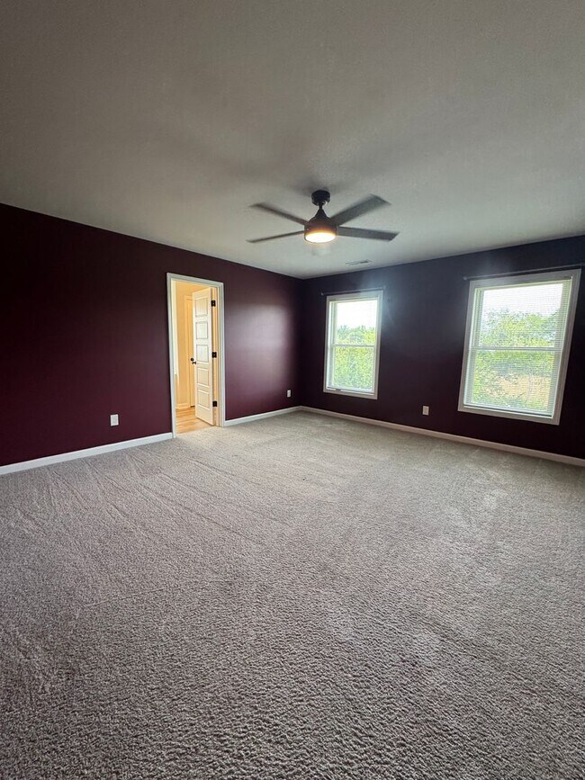 Building Photo - 203 Rye Cir