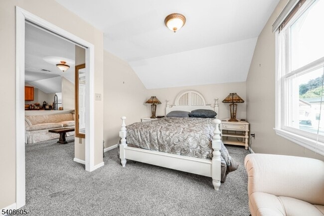 Building Photo - 12 Main Rd