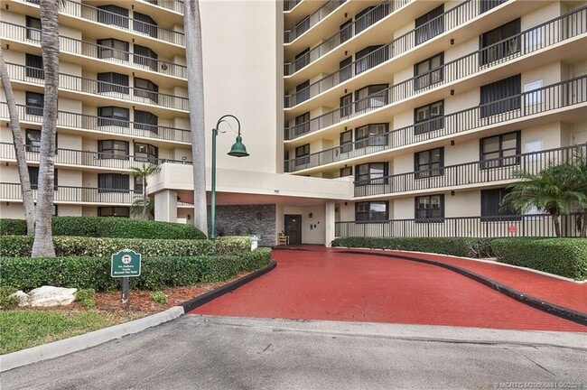 Building Photo - 9500 S Ocean Dr