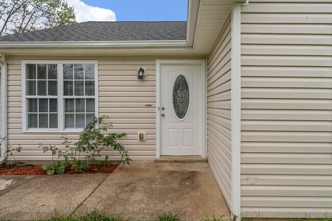 Building Photo - 402 Faulkner Dr