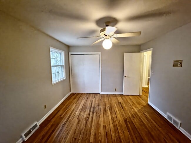 Building Photo - 3427 Westbury Rd