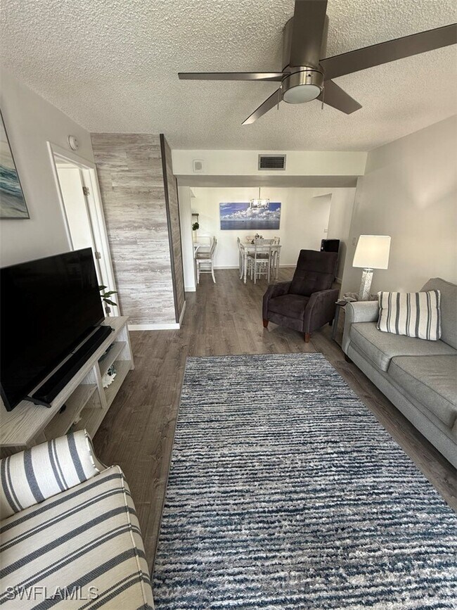 Building Photo - 2875 Palm Beach Blvd