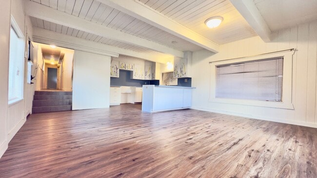 Building Photo - Lakefront Home at Summit Lake 3 Bedrooms w...