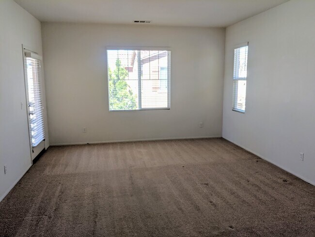 Building Photo - Wolf Creek/South Temecula - 4 Bedroom, 2.5 Bath Home