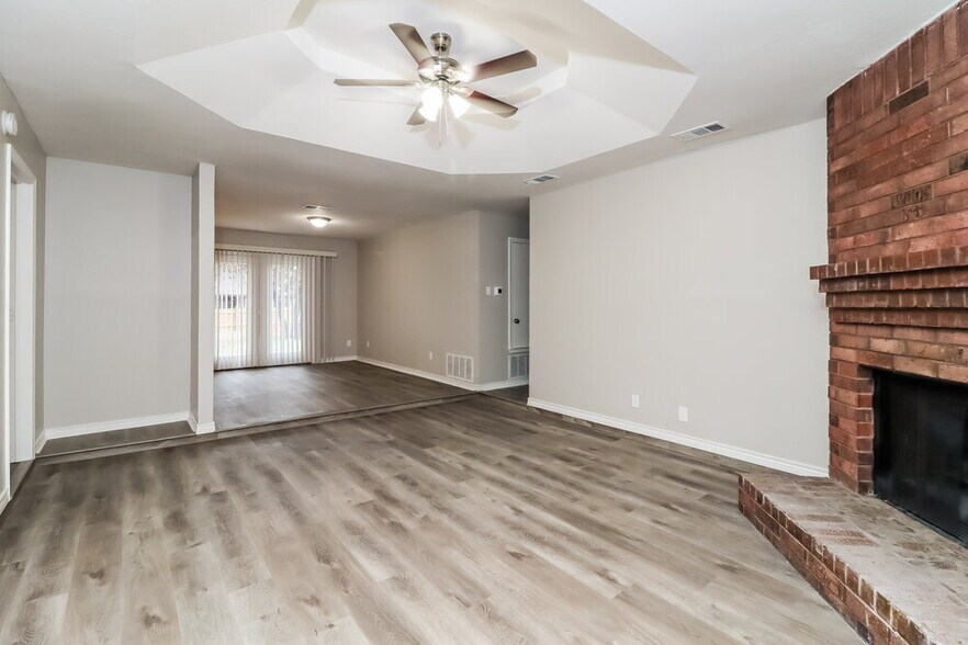 Building Photo - 6401 Springfield Dr