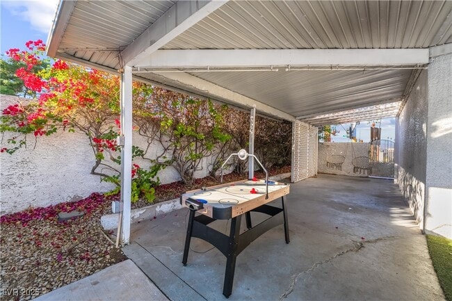 Building Photo - 2419 E Vegas Valley Dr