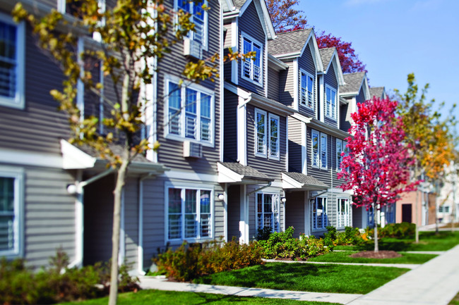 Building Photo - Markham Gardens